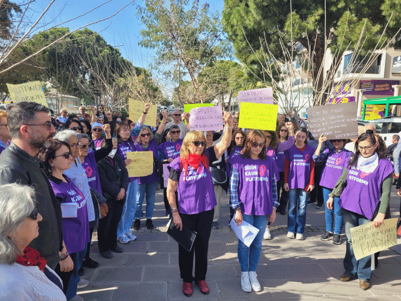 Didim Kadın Plat­for­mu'ndan Su­ri­ye’deki Alevi Kat­li­am­la­rı­na Tepki: "Ses­siz Kalma, Suça Ortak Olma!"