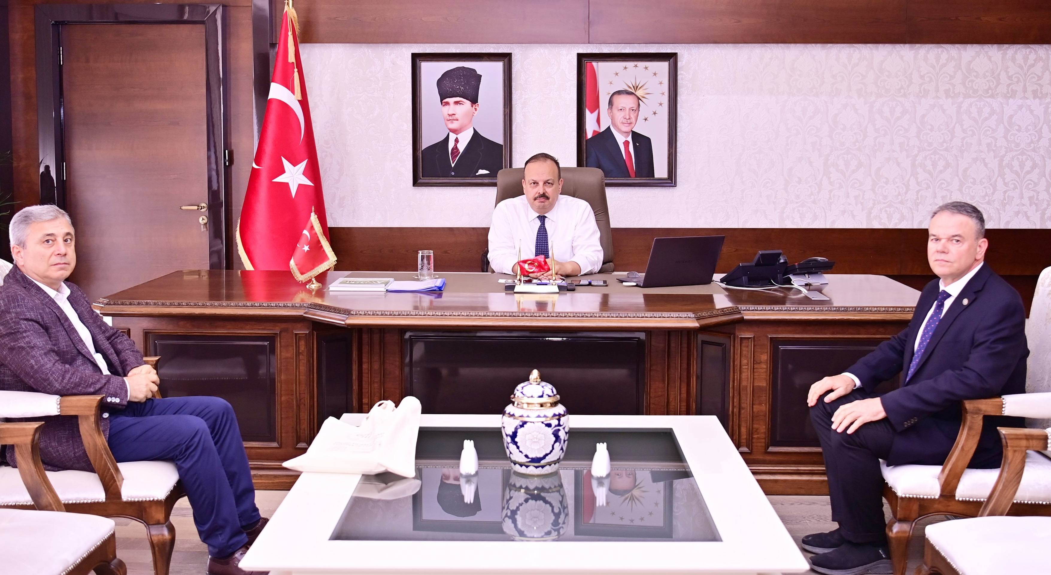 Gr3Y X P X M A Ad6 J D