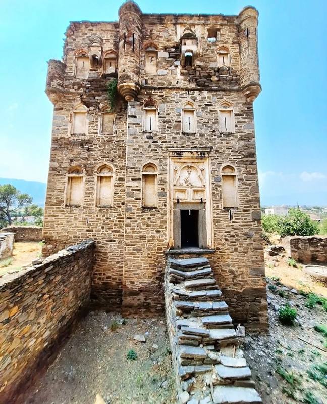 584400273 18165858547377135 507271419900017548 N