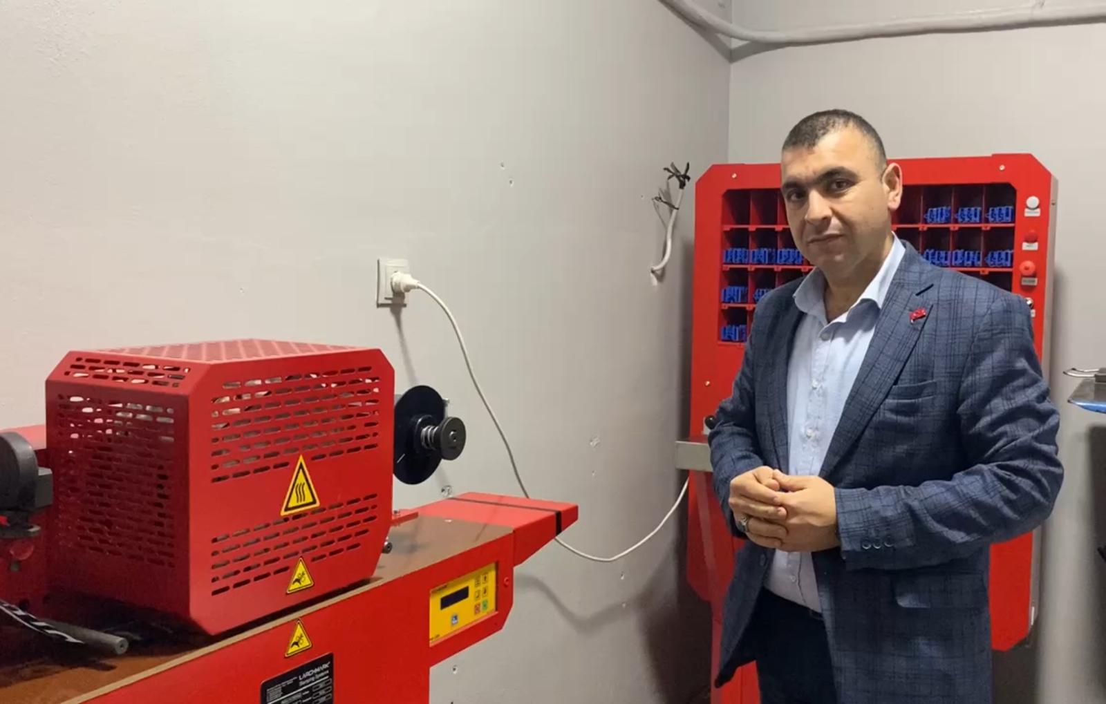 890C9Abe 17E4 43B6 9801 F4E6Df41Dd95