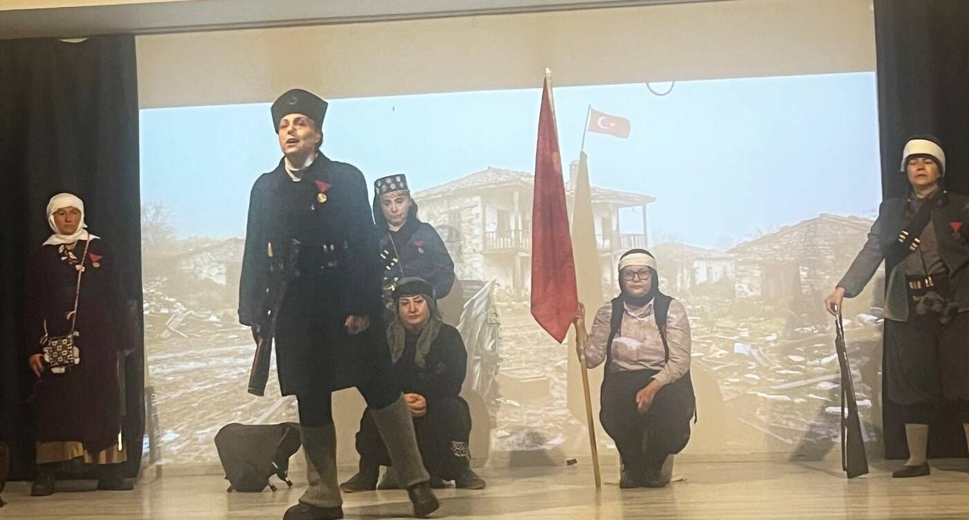 Mavi̇ Di̇di̇m 4-2