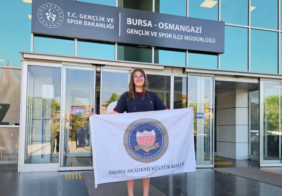 Didimli Yüzücü Maya’dan Türkiye Finalinde Gururlandıran Başarı