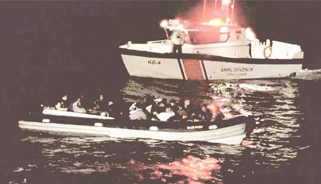 DİDİM  AÇIK­LA­RIN­DA  32 DÜ­ZENSİZ  GÖÇ­MEN  KUR­TA­RIL­DI,  1 ORGANİZATÖR  YA­KA­LAN­DI