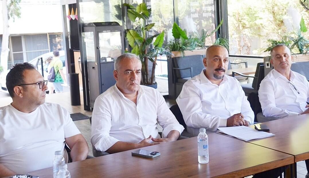 Didim Ti­ca­ret Odası'na  ilk aday­lık açık­la­ma­sı,  Celal Gümüş ve ekibi  “Beyaz Liste” ile aday